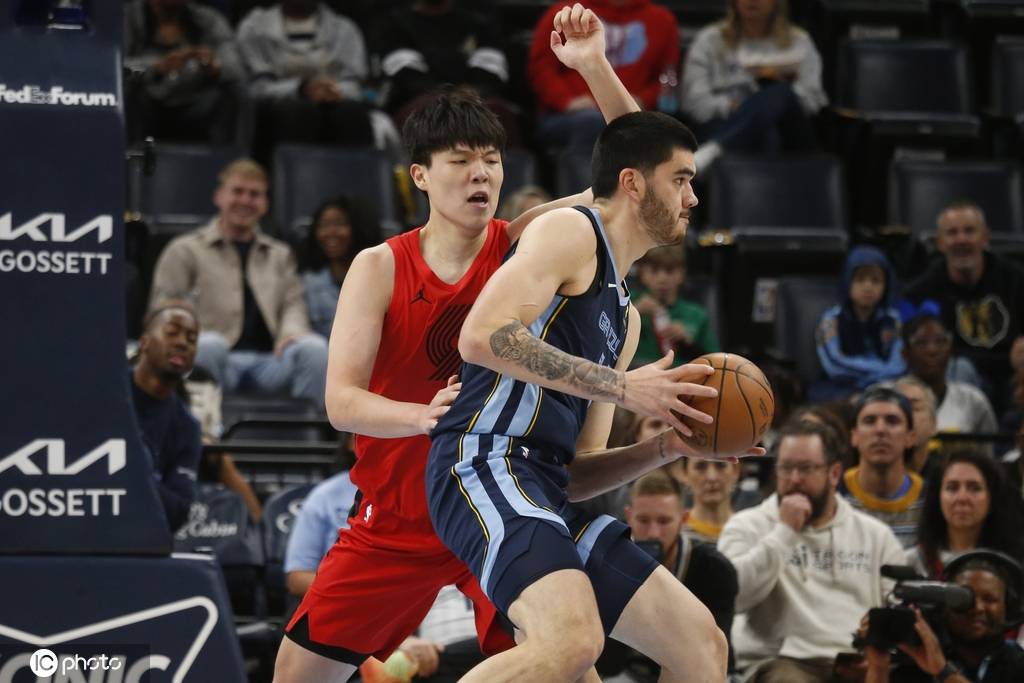 首发！杨瀚森4+5+转身暴扣 遇犯规陷阱末节爆发